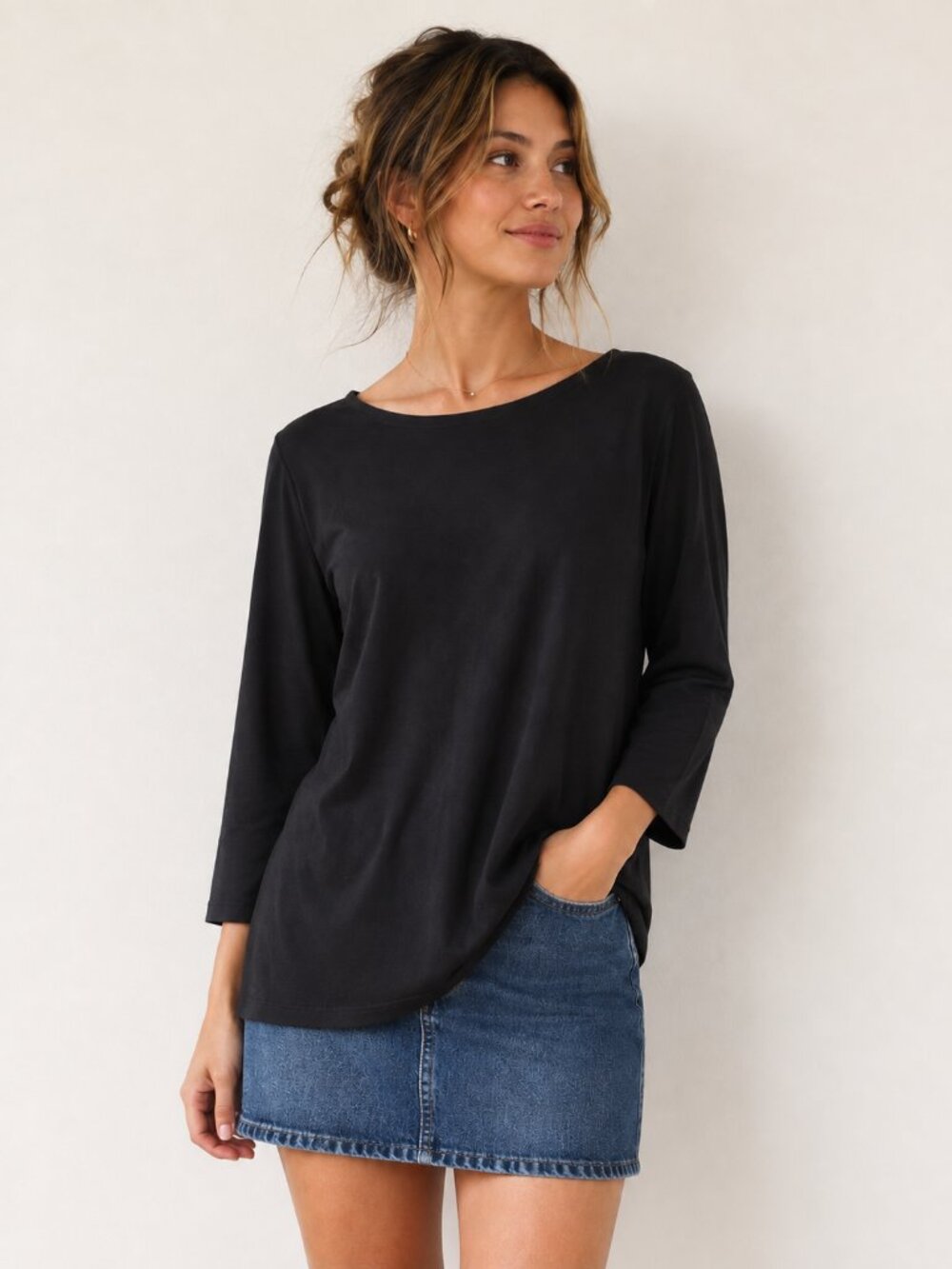 Ann Taylor Boatneck Tunic Tee in Black, Size L